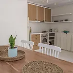 Bay Beachfront Boutique *