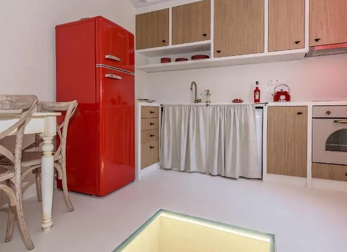 Bay Beachfront Boutique * Klima (Milos)