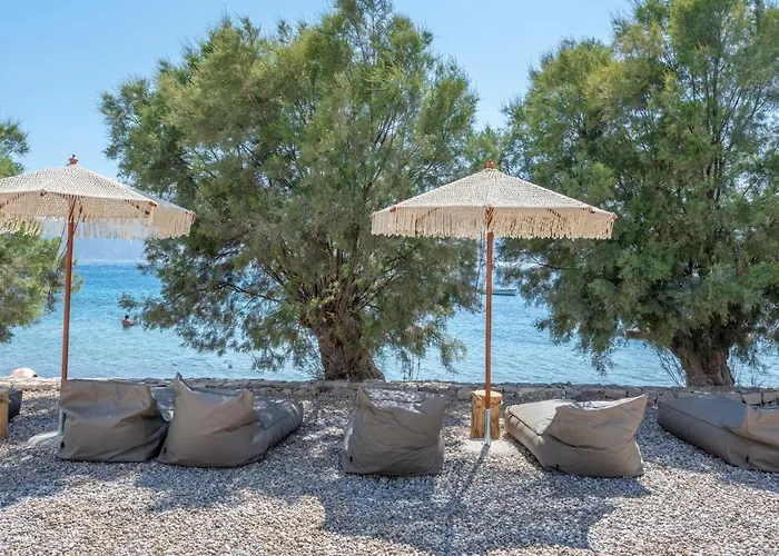 Bay Beachfront Boutique *