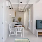 Bay Beachfront Boutique בית נופש Klima (Milos)