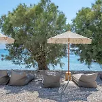 Bay Beachfront Boutique *