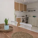 Bay Beachfront Boutique Prázdninový dům