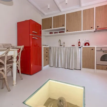 Bay Beachfront Boutique * Klima (Milos)