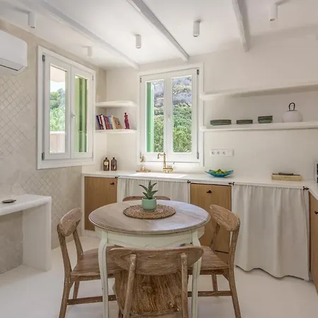 Bay Beachfront Boutique Casa vacanze Klima (Milos)