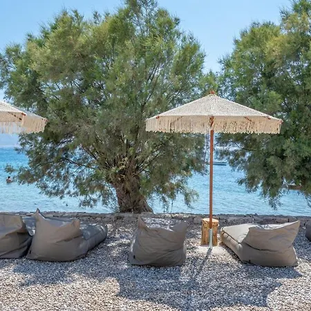 Bay Beachfront Boutique *