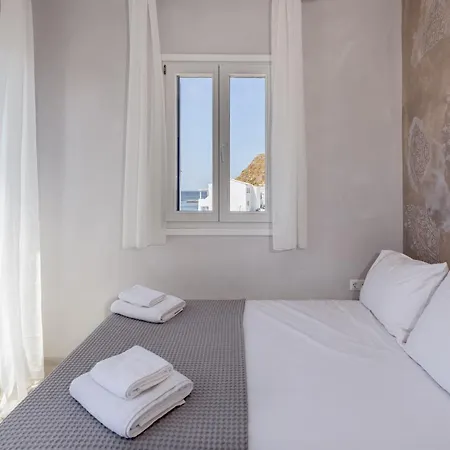 Bay Beachfront Boutique * Klima (Milos)