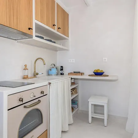 Klima Bay Beachfront Boutique Holiday home