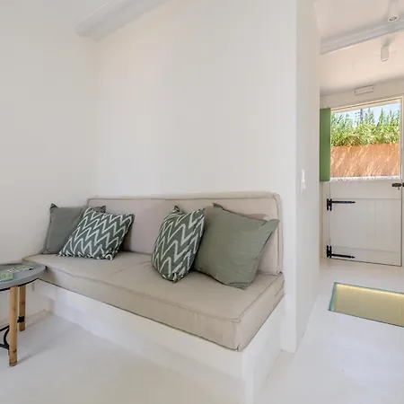 Klima Bay Beachfront Boutique *