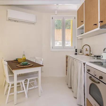 Klima Bay Beachfront Boutique Holiday home Klima (Milos)