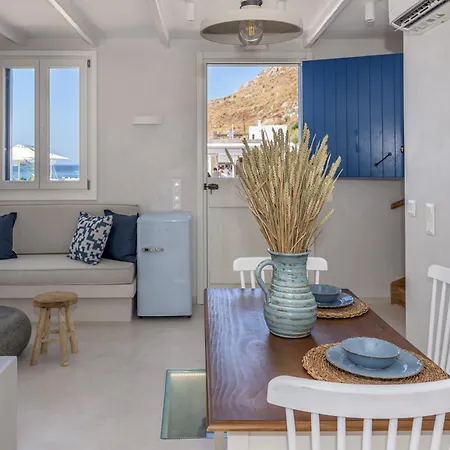 Klima Bay Beachfront Boutique Holiday home *