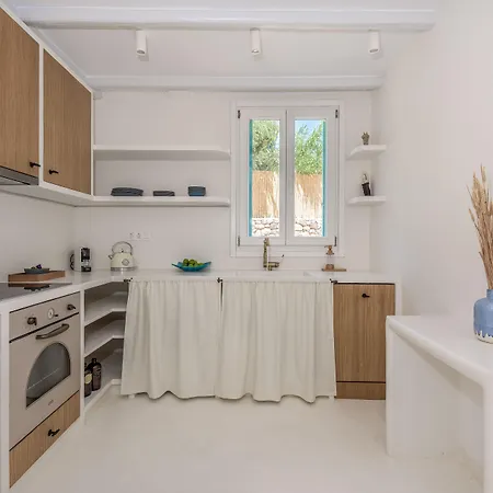 Bay Beachfront Boutique * Klima (Milos)