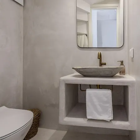 Bay Beachfront Boutique Klima (Milos)